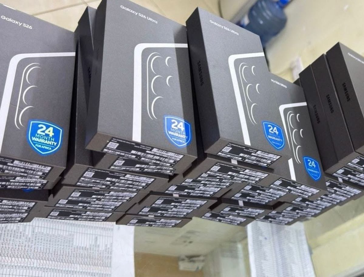 Stock Samsung Galaxy S26 Ultra — cajas originales en volumen